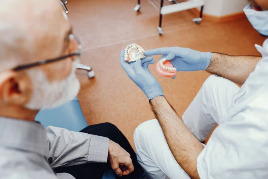 Tips para cuidar tus prótesis dentales