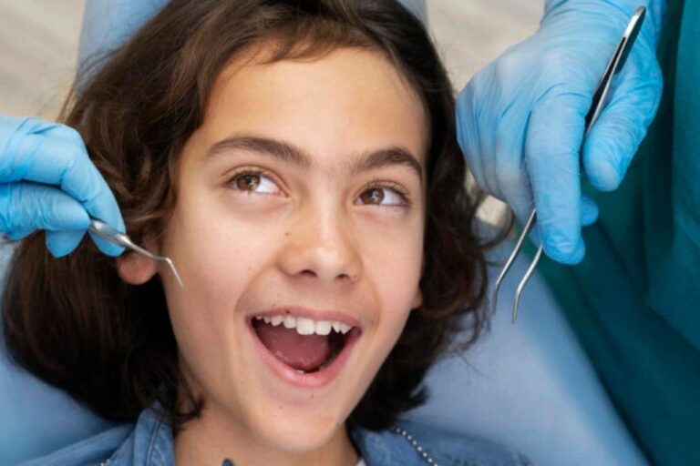 “La sonrisa de tu hijo también necesita rutina: ¿cada cuánto debe ir al odontólogo?”