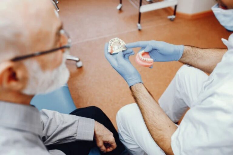 Tips para cuidar tus prótesis dentales